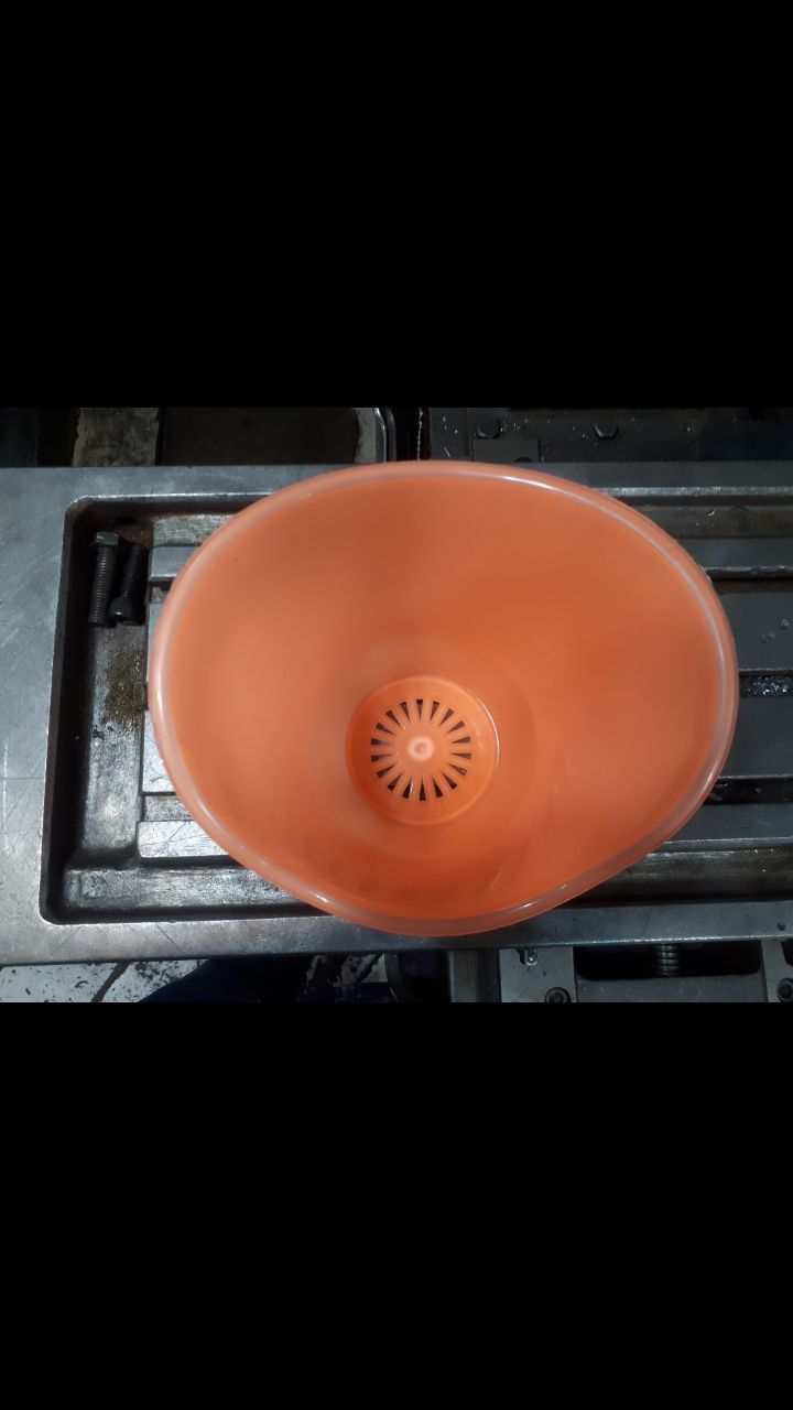 Hot-plastic-injection-mold-ready
